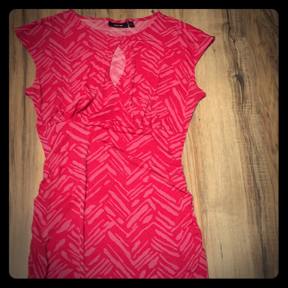 Apt. 9  (S) summer dress with key hole!